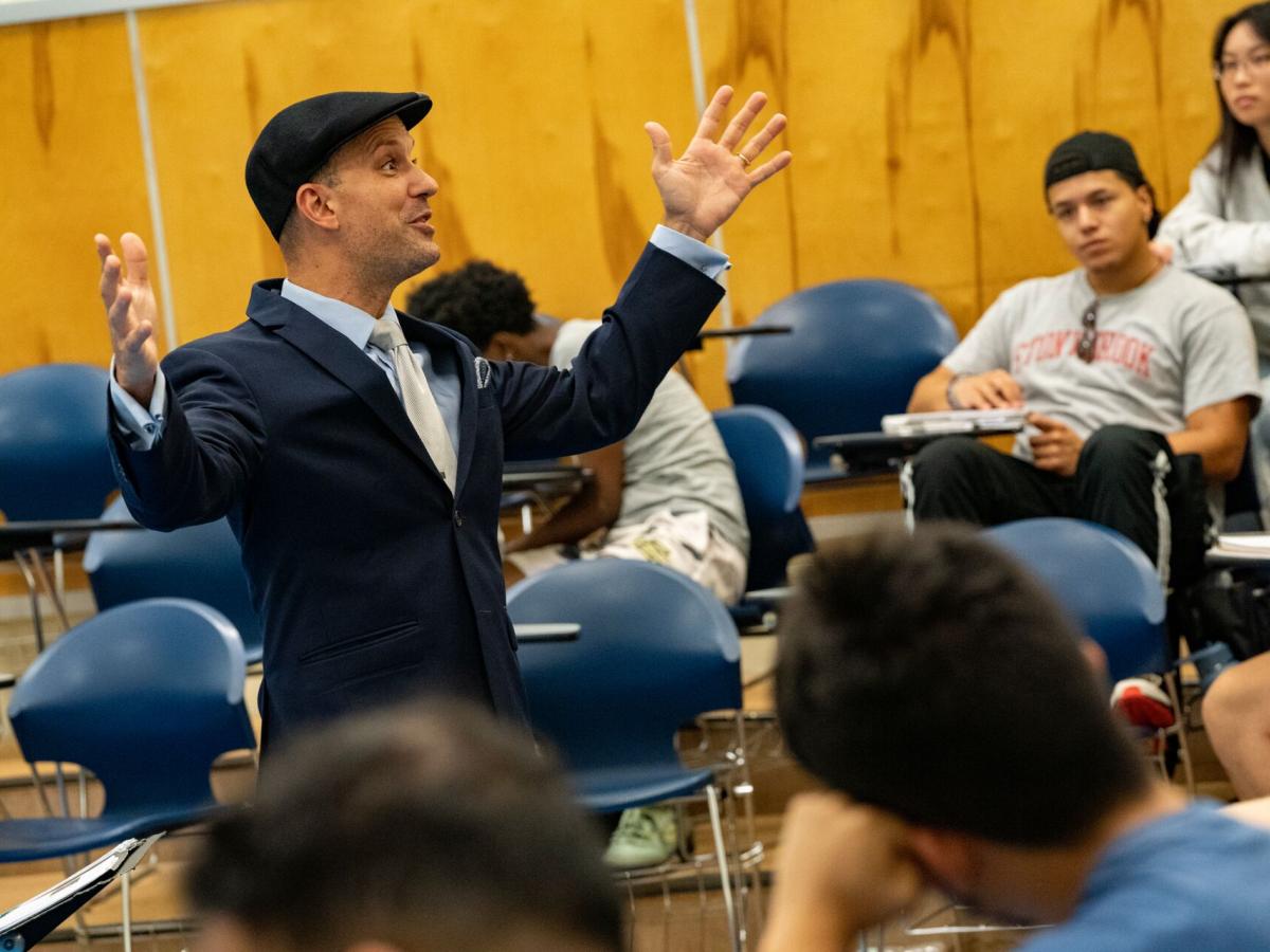 Stony Brook, NY; Stony Brook University: Tom Manual teaching his History of Jazz class